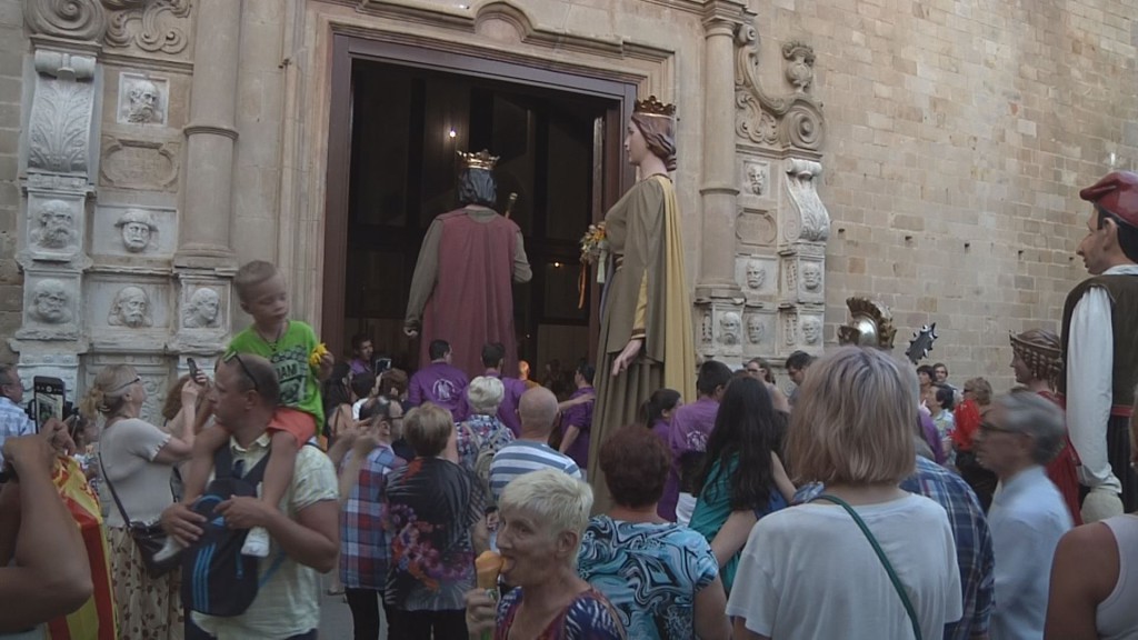 gegants_porta_església00000000