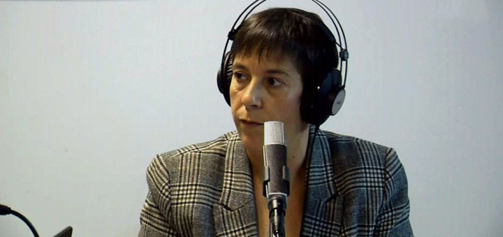 La diputada Mònica Palacín (ERC) en una entrevista als estudis de Ràdio Calella TV