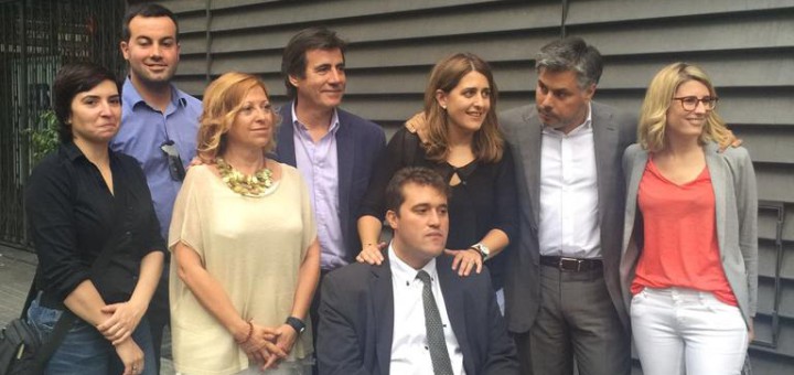 Pascal i Bonvehí acompanyats pels integrants candidatura, entre ells Montserrat Candini