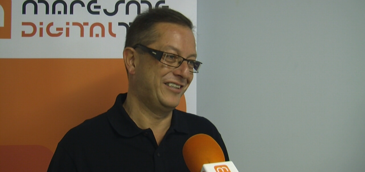Joan Josep Ribas 'Txespi' en una entrevista als estudis de Ràdio Calella TV