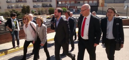 Fernández Terricabras acompanyant el conseller Comín, i al costat Núria Constans, en una visita recent a l'Hospital de Calella