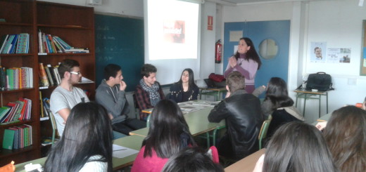 Alumnes de l'Institut Júlia Minguell de Badalona amb la ponent, Marta Hernández