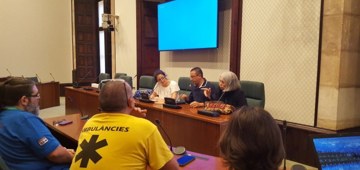 El conflicte dels treballadors ambulàncies ha arribat al Parlament