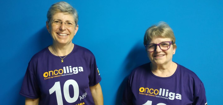Maria Pera i Teresa Artigas llueixen la samarreta del desè aniversari de la marxa solidària