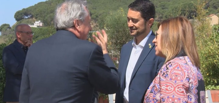 [Vídeo] El conseller de Territori i Sostenibilitat entrega les banderes blaves del 2019 a Calella