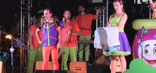 [Vídeo] El concert d’El Pot Petit per la Festa Major aplega centenars d’infants a la sala polivalent de la Fàbrica Llobet