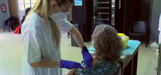 [Vídeo] Comença la vacunació a persones majors de 80 anys i dependents