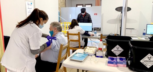 La campanya de vacunació s’està duent a terme a l’Espai Mercat, on hi ha instal·lat un edls punts de vacunació massiu i pediàtric de la Regió de Girona