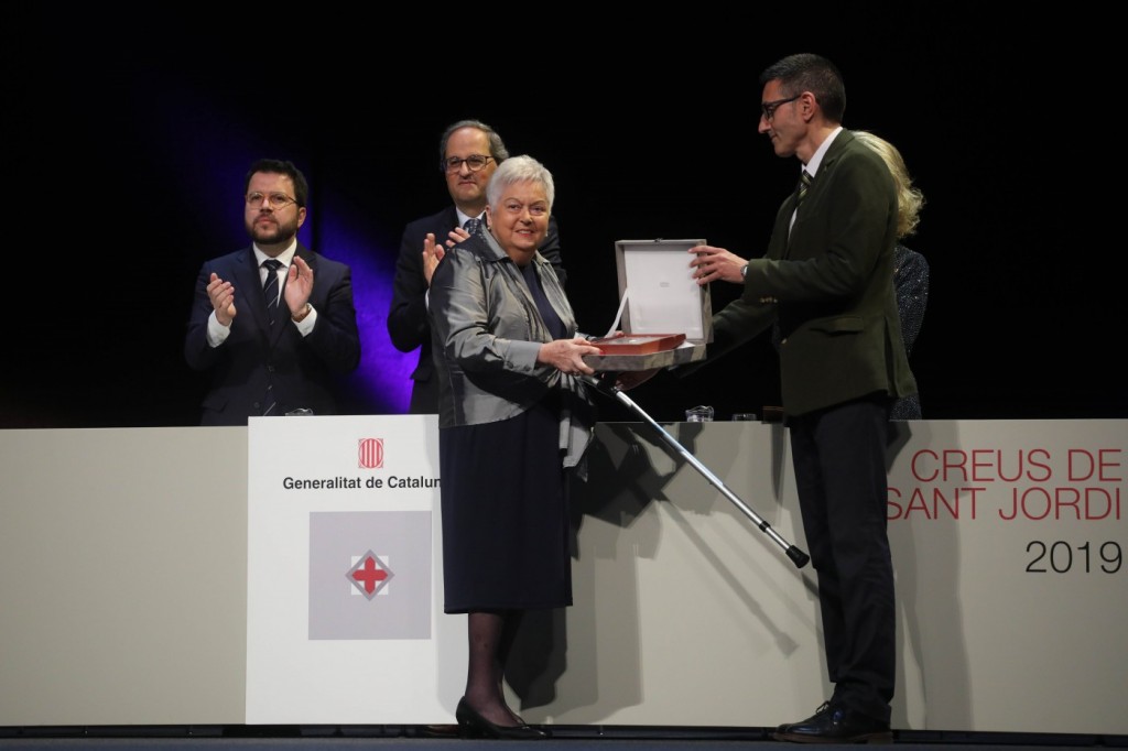 M. Dolors Oms va recollir la Creu de Sant Jordi del 2019