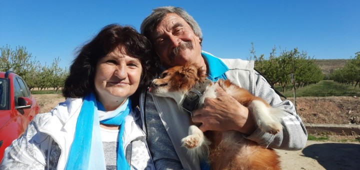 Una parella de refugiats ucraïnesos busca família d’acollida a Calella per al seu gos, Ukra